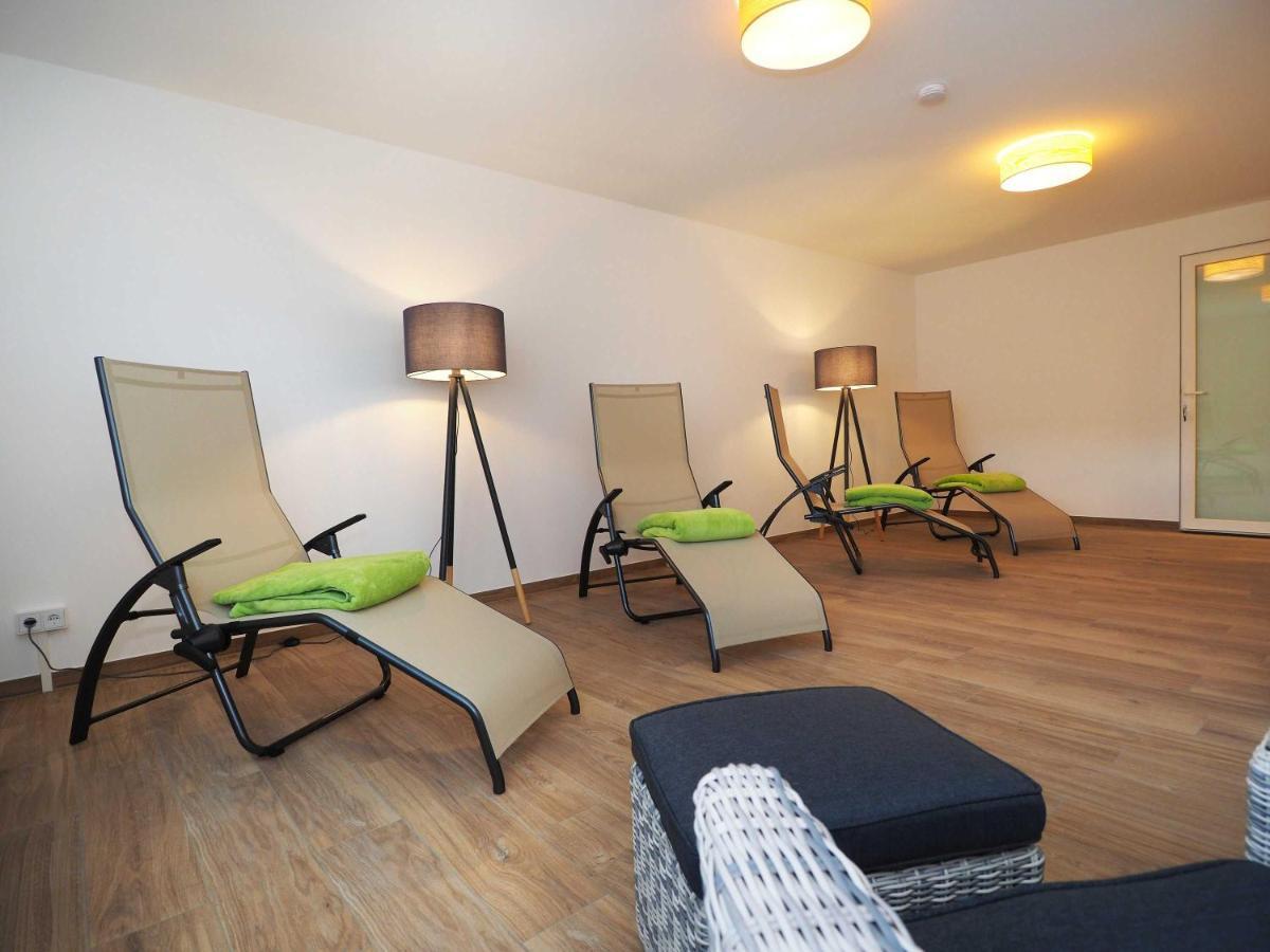 Appartement "Mondstein" Mit Penthouseflair - Oase Am Haff Garz  Buitenkant foto